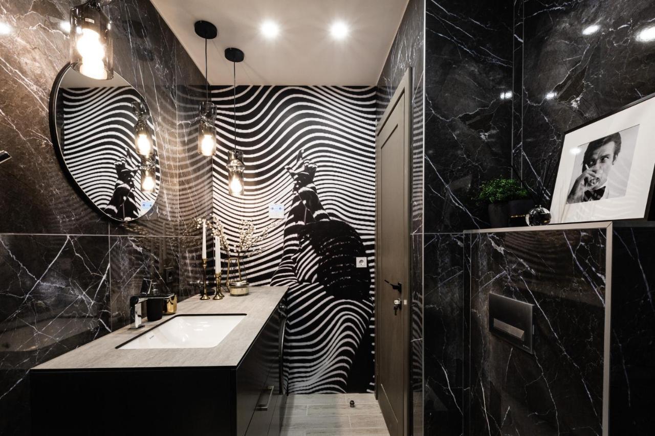 Brand New James Bond City Center VNO Esterno foto